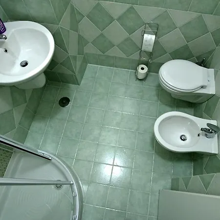 ベッド・アンド・ブレックファスト The Photos 4*